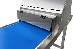 Besa Konveyör Bantlı 3 Motorlu Üstten Atmalı Et Doğrama Paylama Makinesi