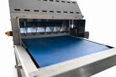 Besa Konveyör Bantlı 3 Motorlu Üstten Atmalı Et Doğrama Paylama Makinesi